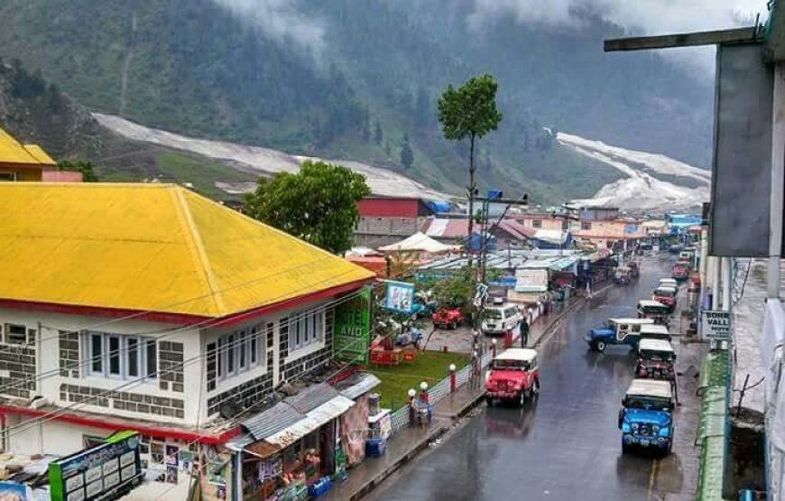 Hunza & Naran Valley Tour – 10 Days Adventure for Couples