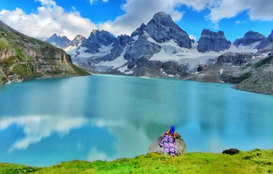 4 Days 3 Nights Neelum Valley & Galyat Couple Tour | Goomo